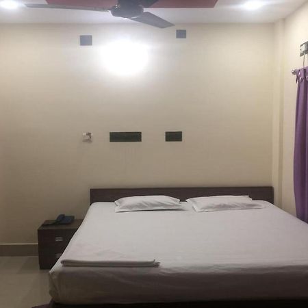 Shānti Niketan Staymaker Hotel Sannidhyo מראה חיצוני תמונה